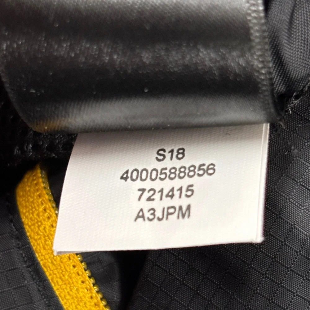 The North Face Venture 2 Dryvent Waterproof Hooded Rain Jacket in Black‎ Size XL